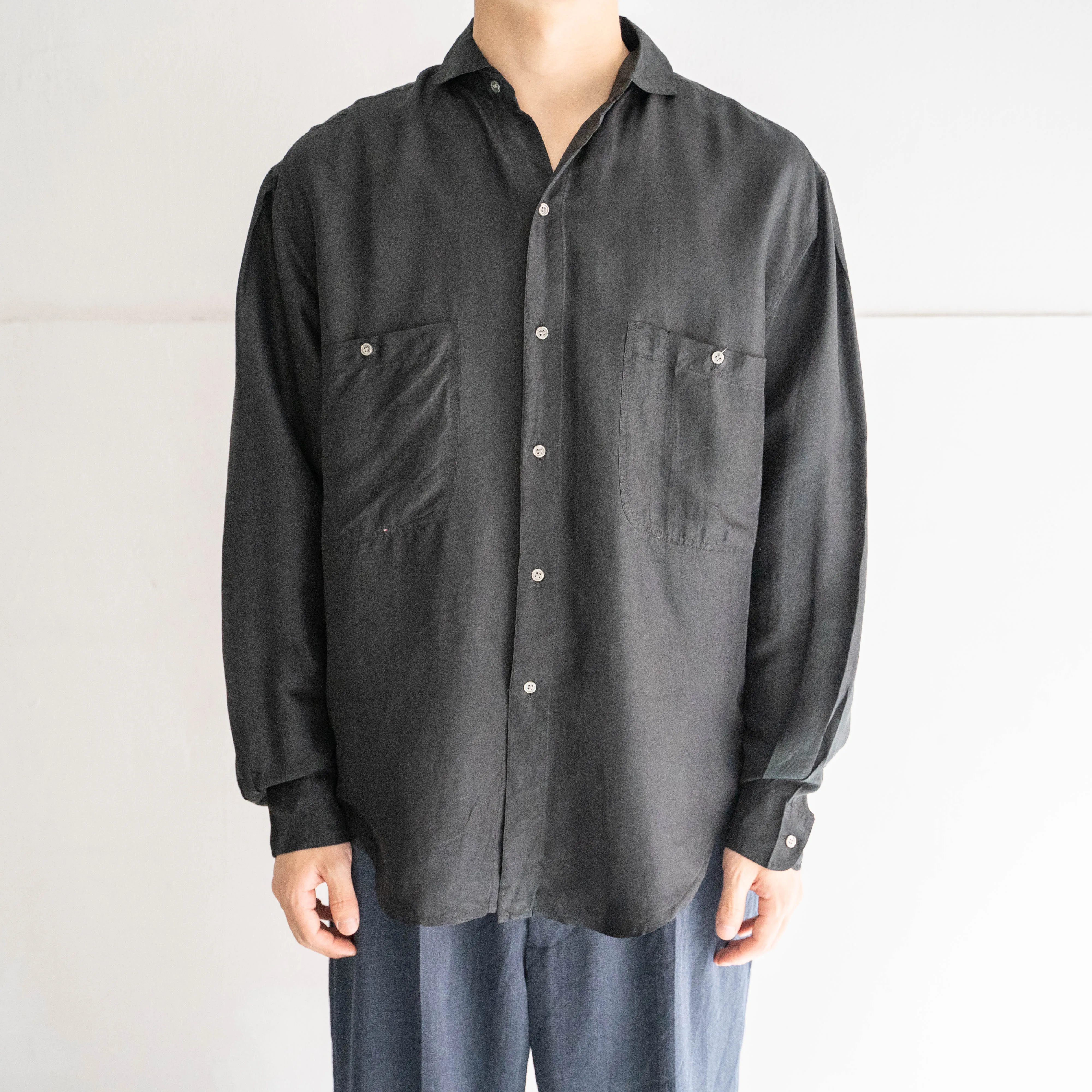 2000s 'PERRY ELLIS' black color silk shirt