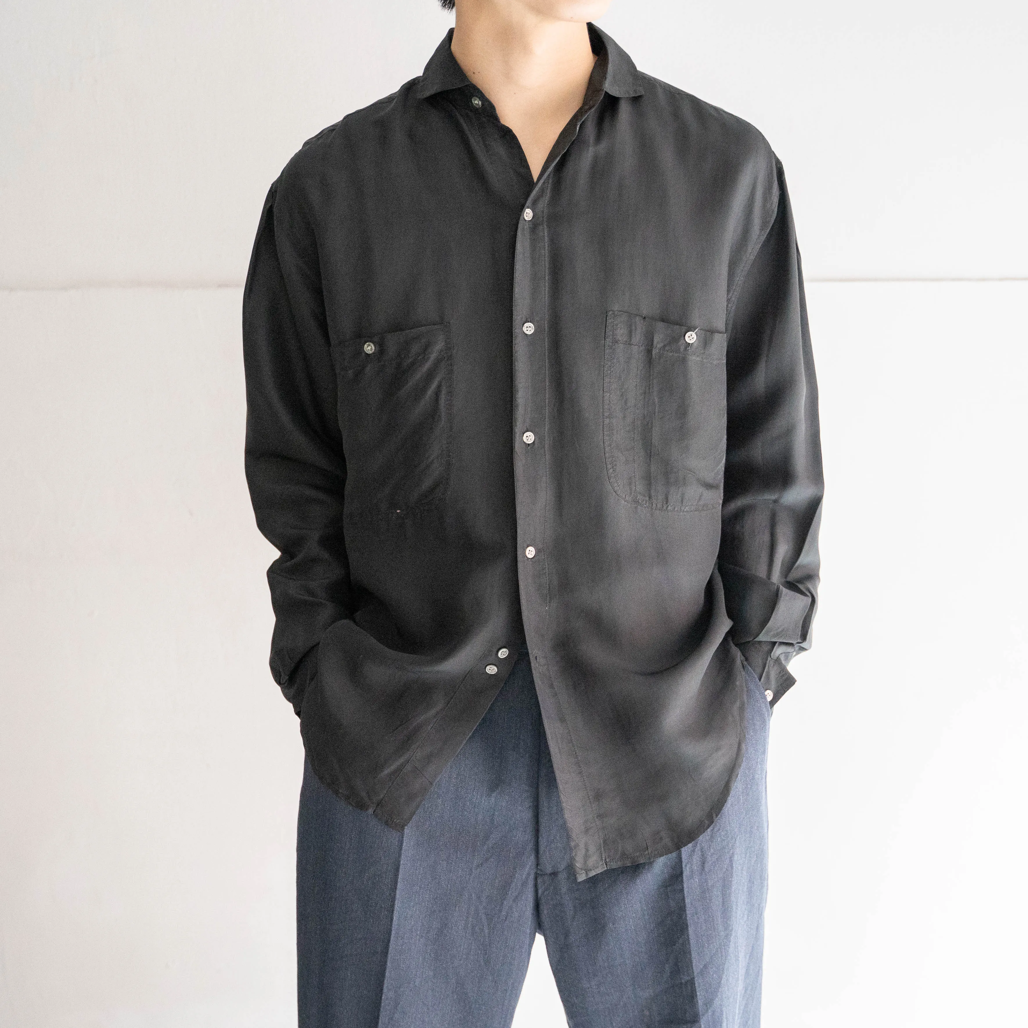 2000s 'PERRY ELLIS' black color silk shirt