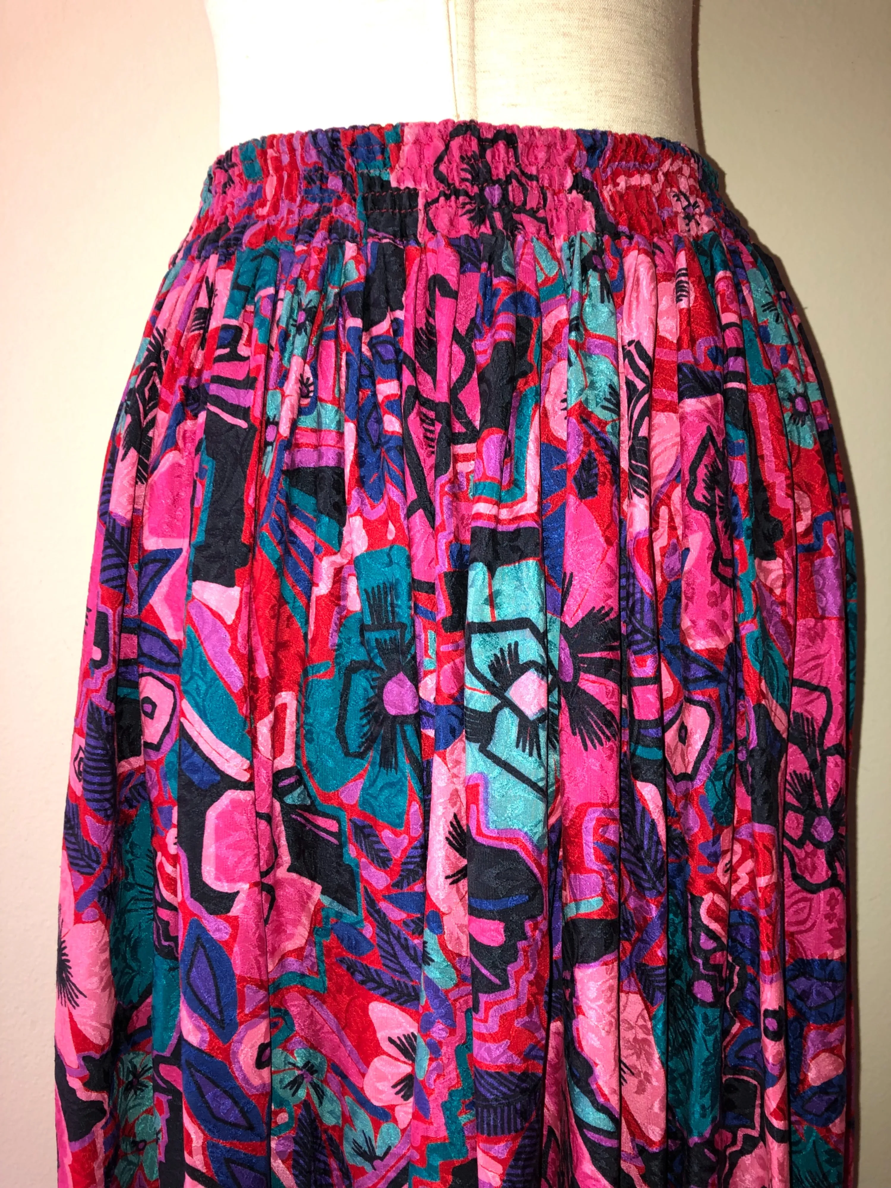 '80’s Hot Pink Abstract Floral Silk Skirt by Diane Freis