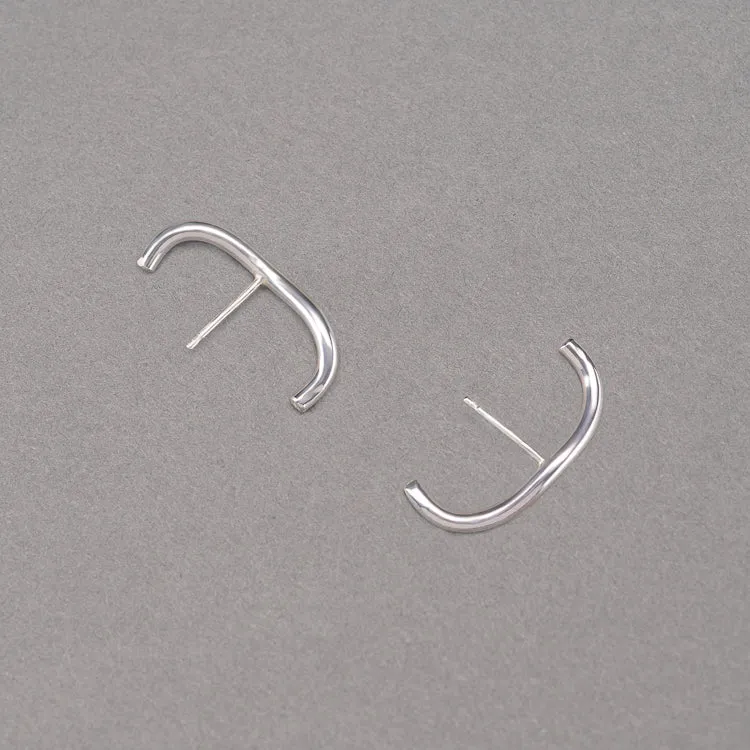 COURSE SUSPENDER EARRING