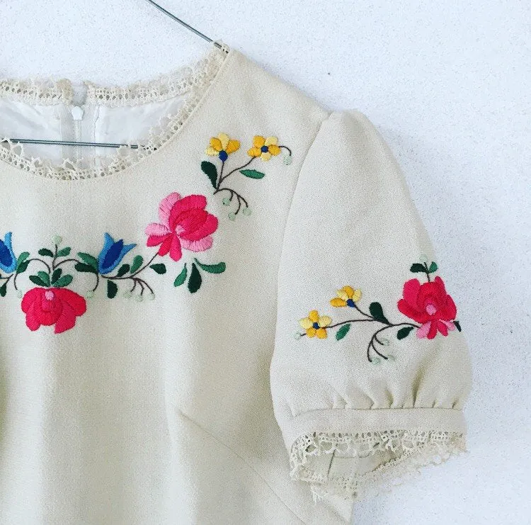 Cute floral embroidery dress