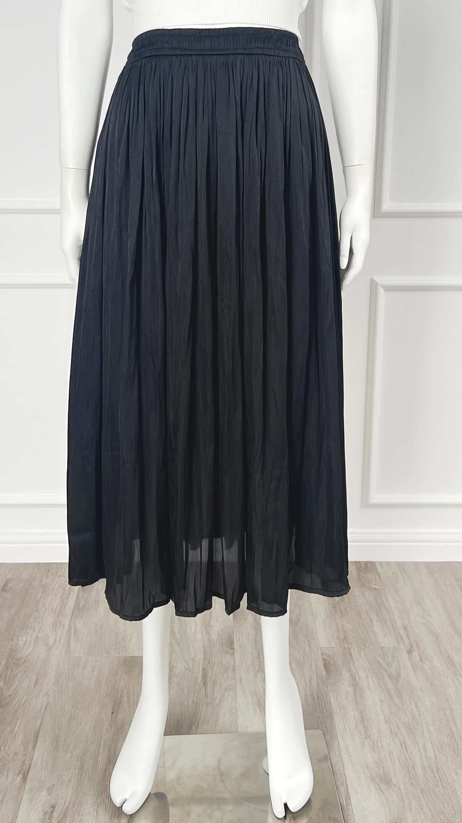 Delphia Silky Shine Long Flare Skirt