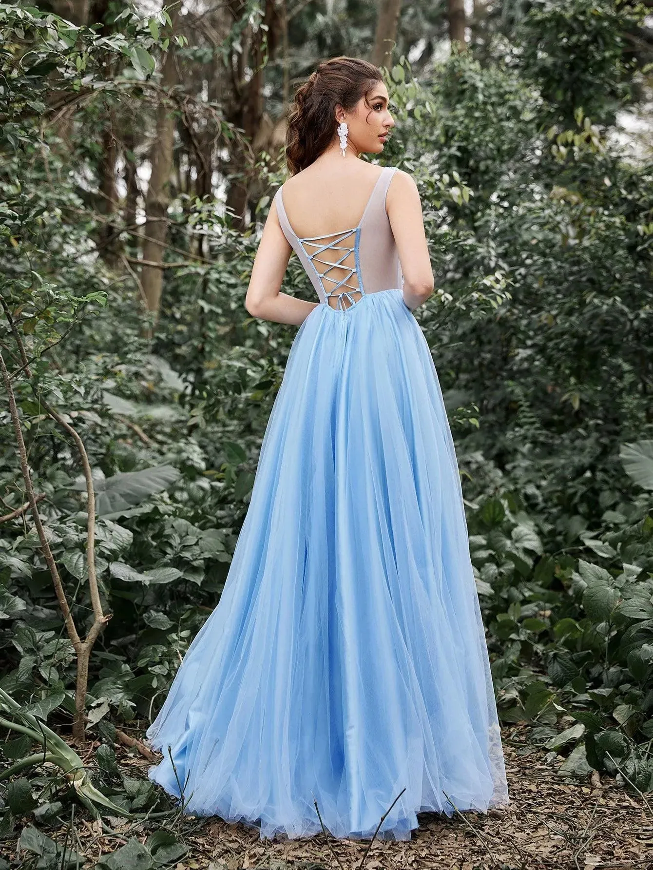 Elegant Applique Detail Bodice Lace-Up Back Tulle Evening Dress