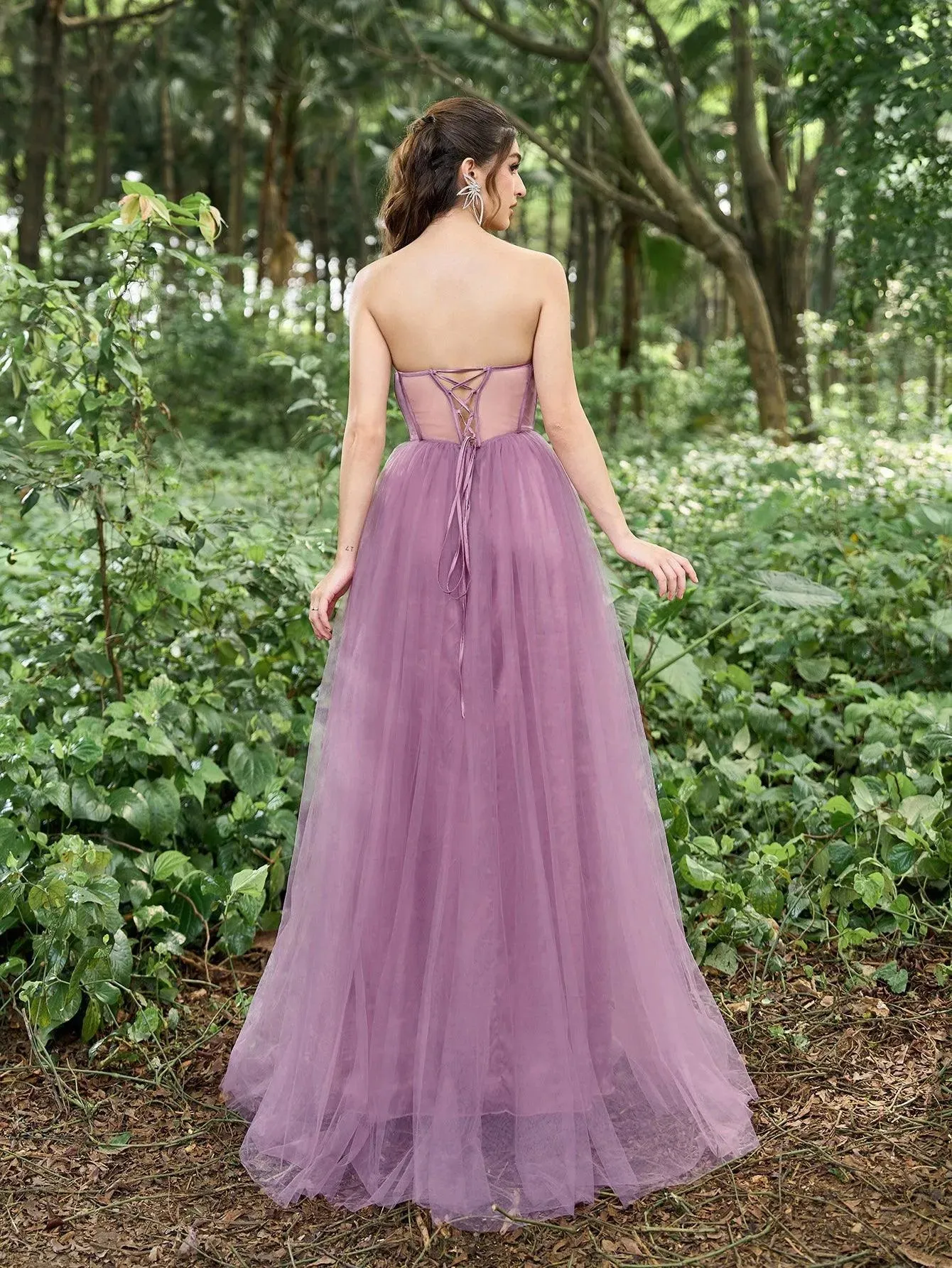 Elegant Strapless Floral Applique Detail Bustier Tulle Prom Dress