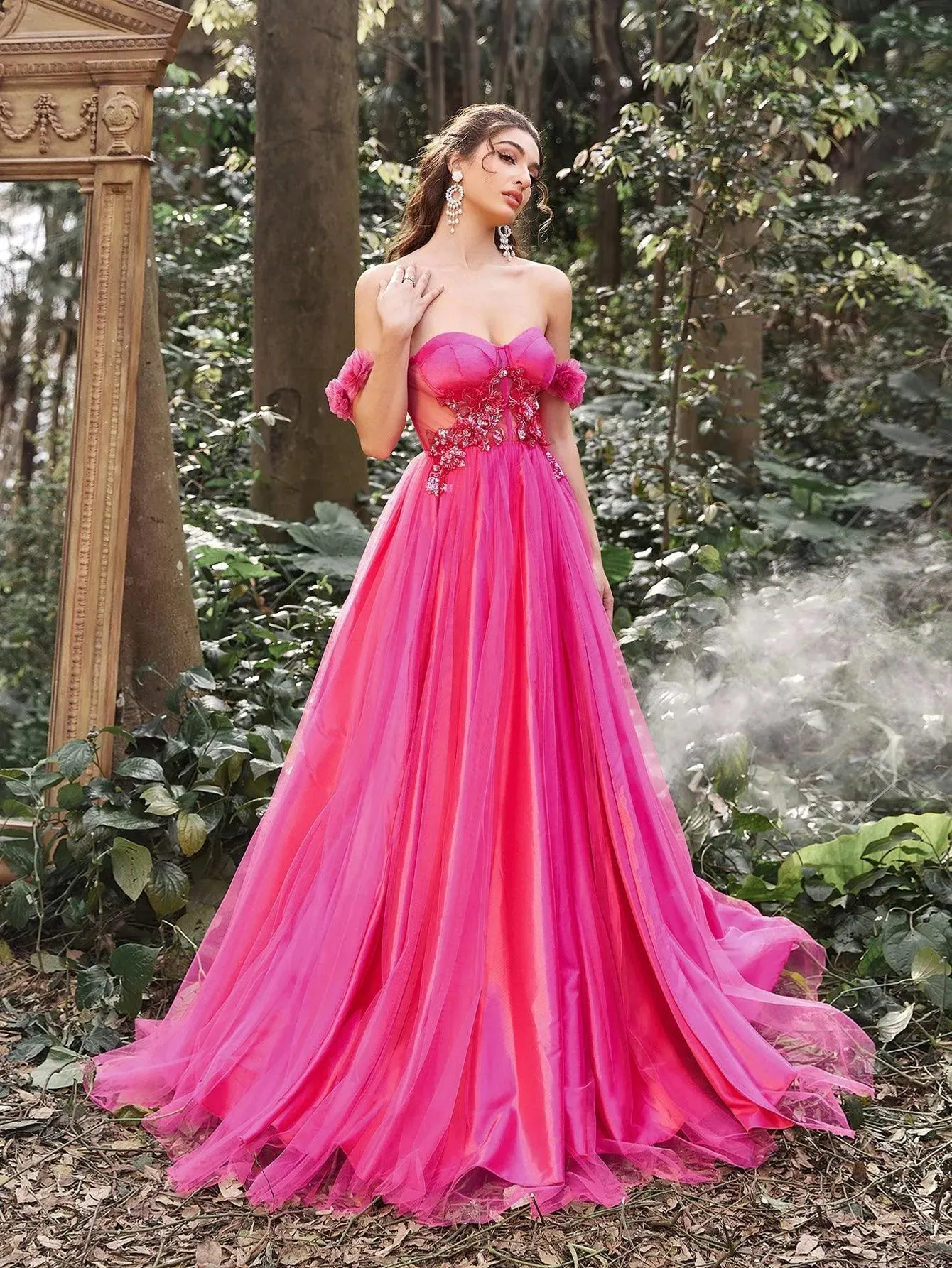 Gorgeous Off Shoulder Floral Applique Detail Bodice Split Tulle Prom Dress